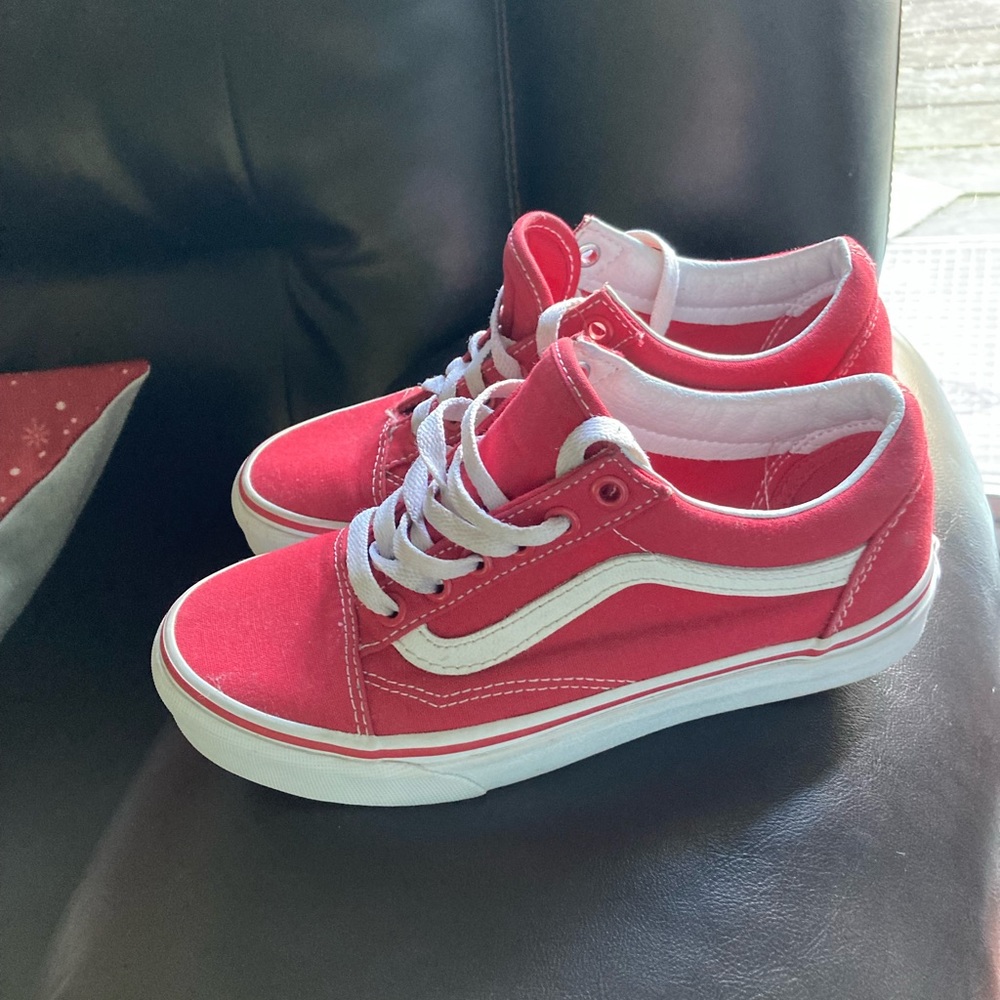 Red vans size 3.5 y